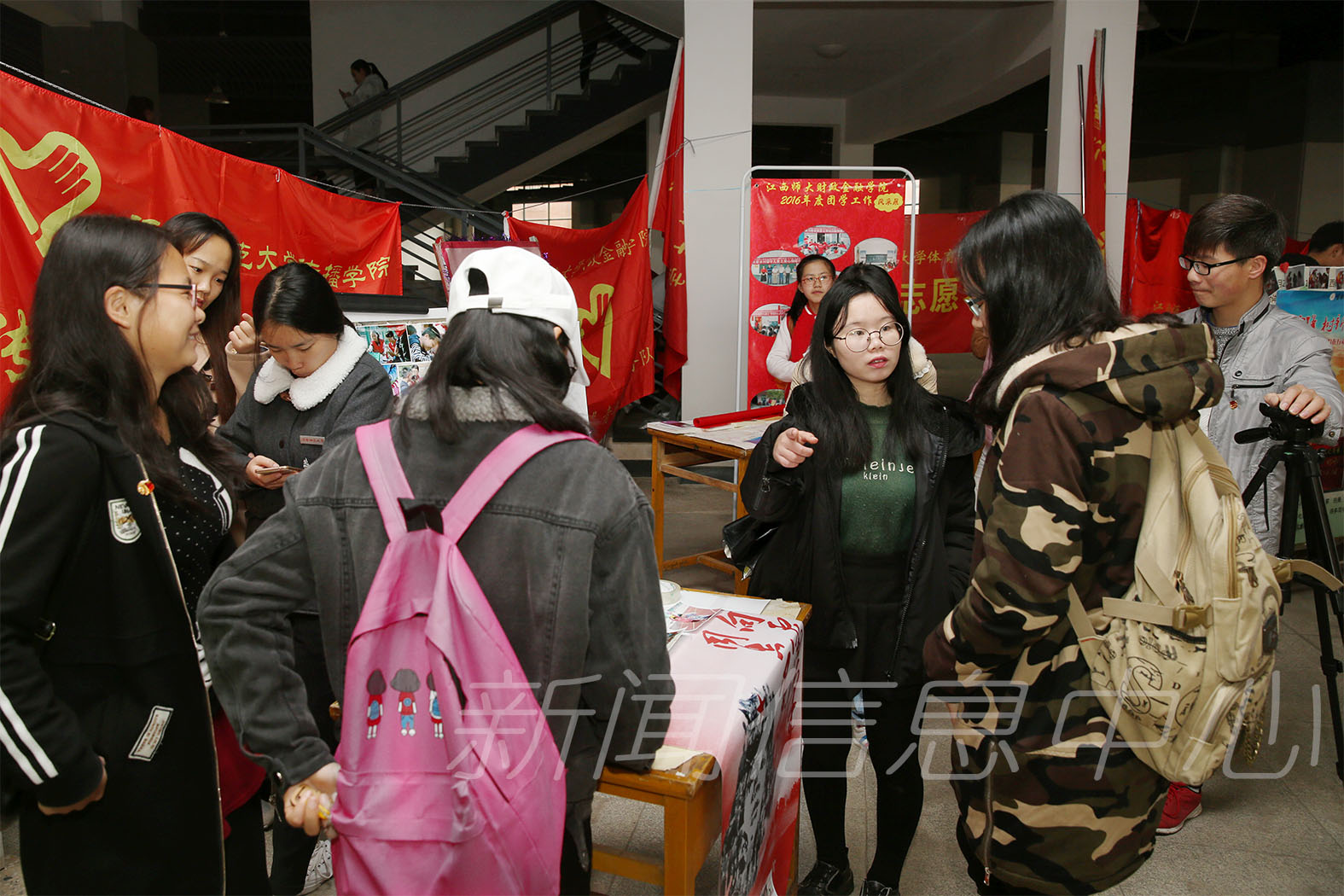 学校启动“学雷锋暨践行社会主义核心价值观宣传月”活动