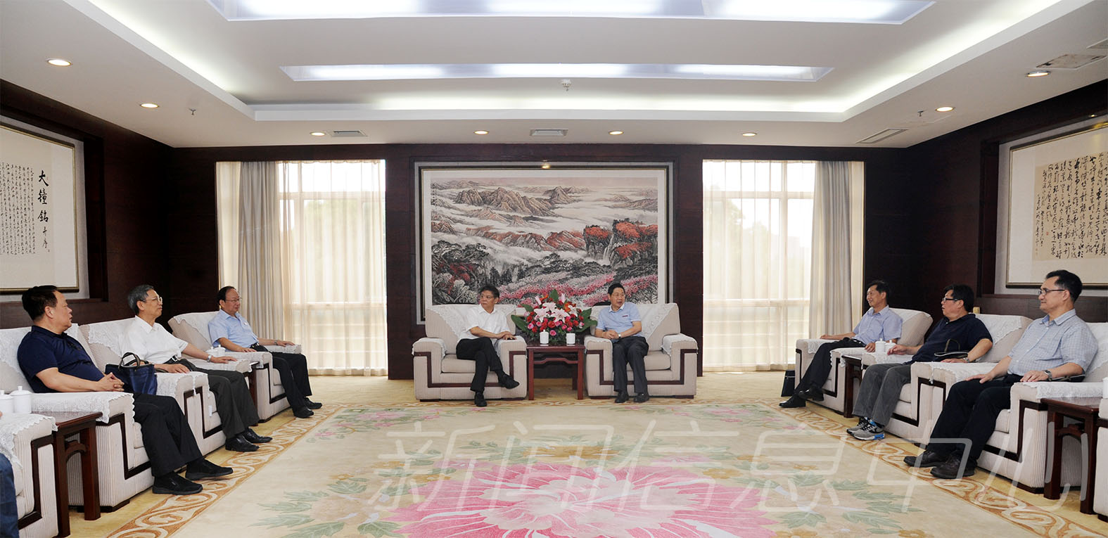 我校召开国家社会科学基金重大项目“中西叙事传统比较研究”中期评估会