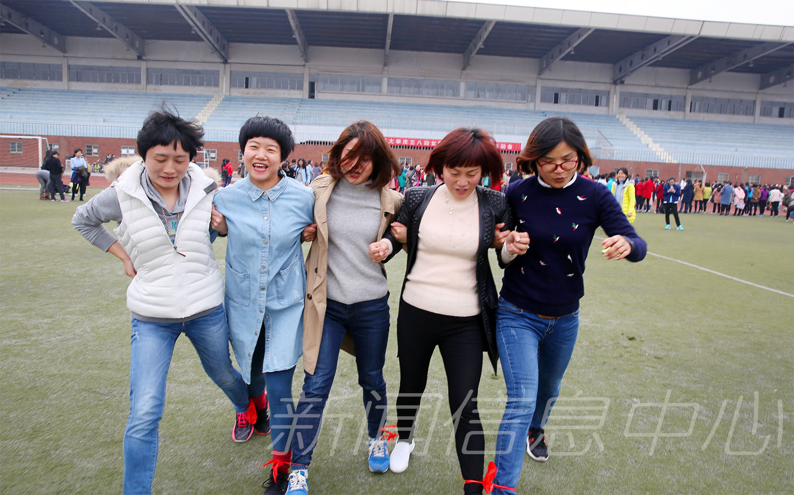 学校举行系列活动庆祝“三八”妇女节